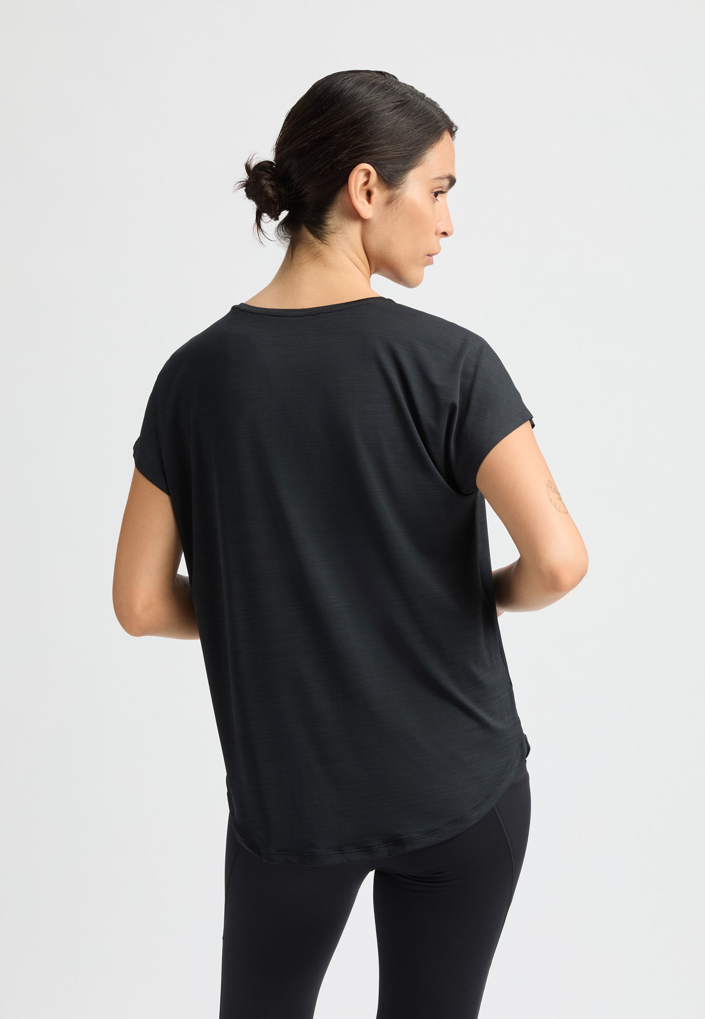 motion loose tee - black